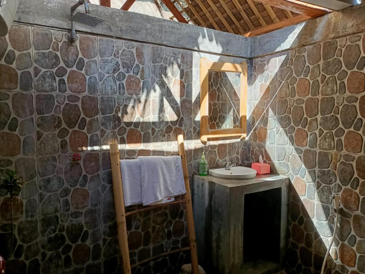 Cassabonelly Hotell Maumere Exteriör bild