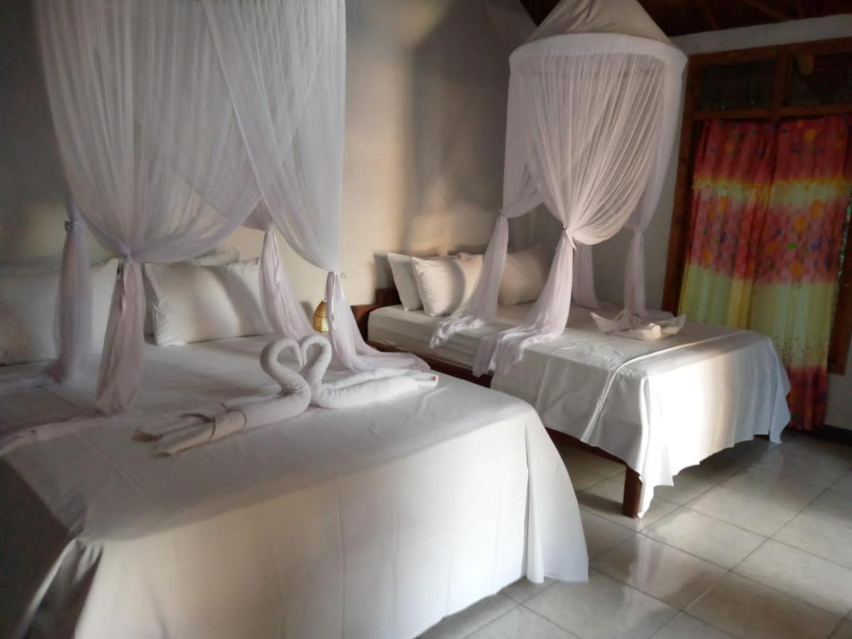 Cassabonelly Hotell Maumere Exteriör bild
